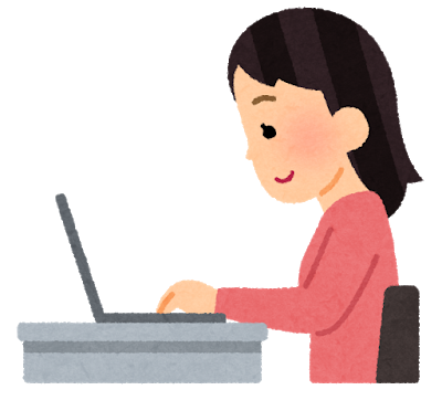 パソコンで作業を行う女性